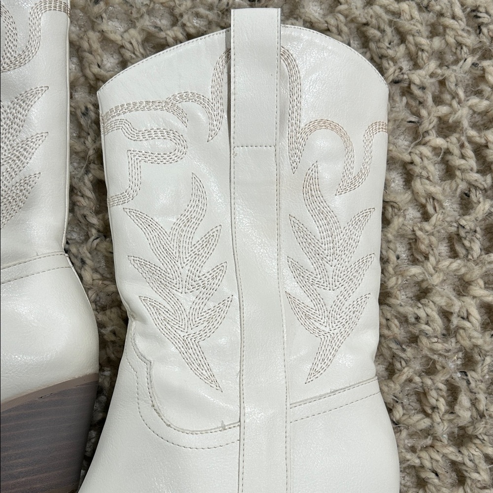 White Western Boots - Picture 2 of 11